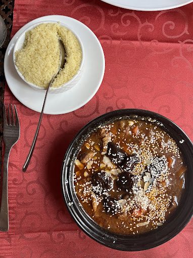 Tajine d'agneau au miel et pruneaux